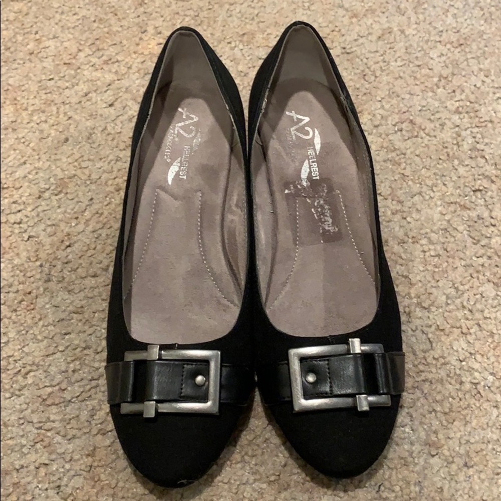 Black Short heels by Aerosole